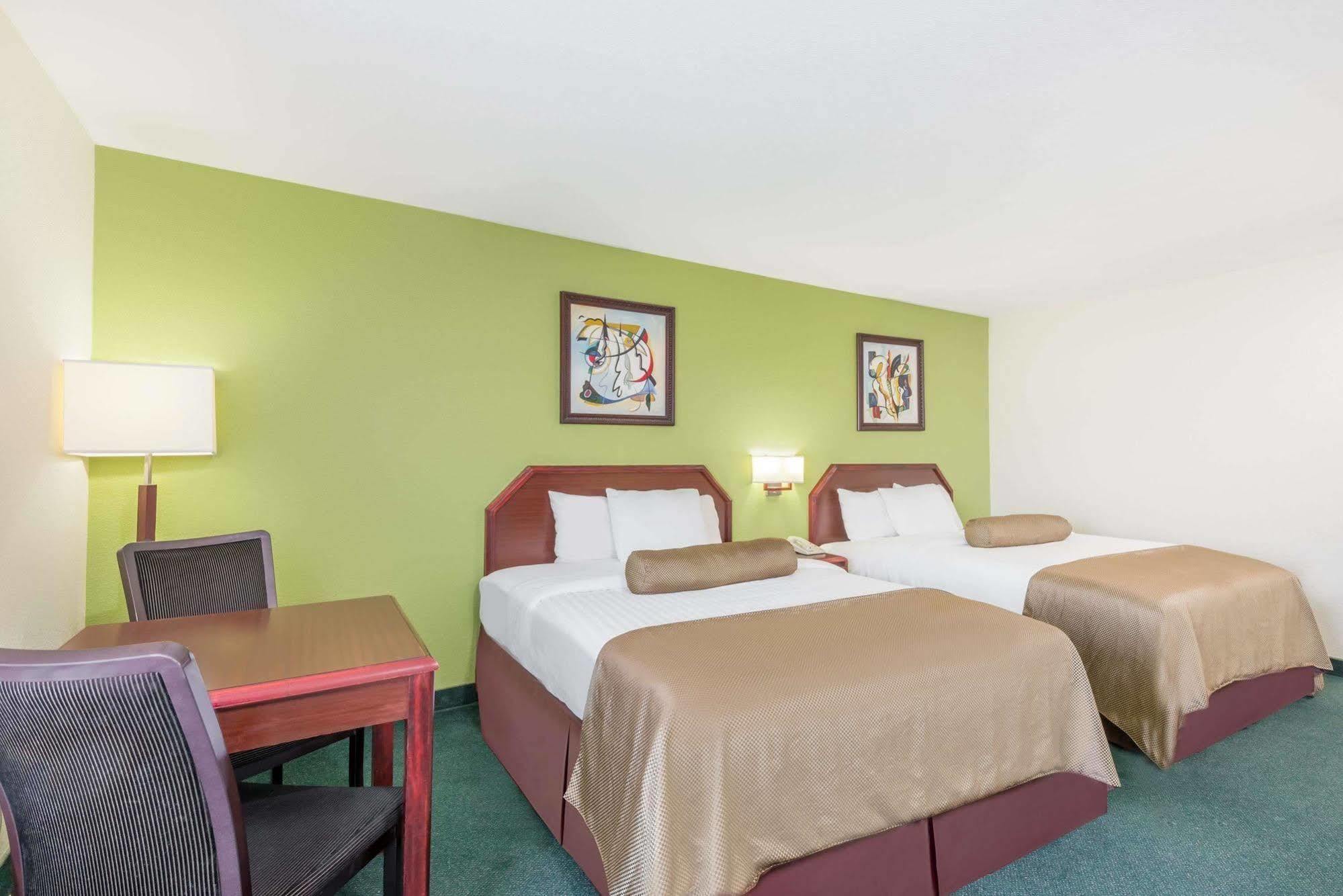 Super 8 By Wyndham Somerset Buitenkant foto