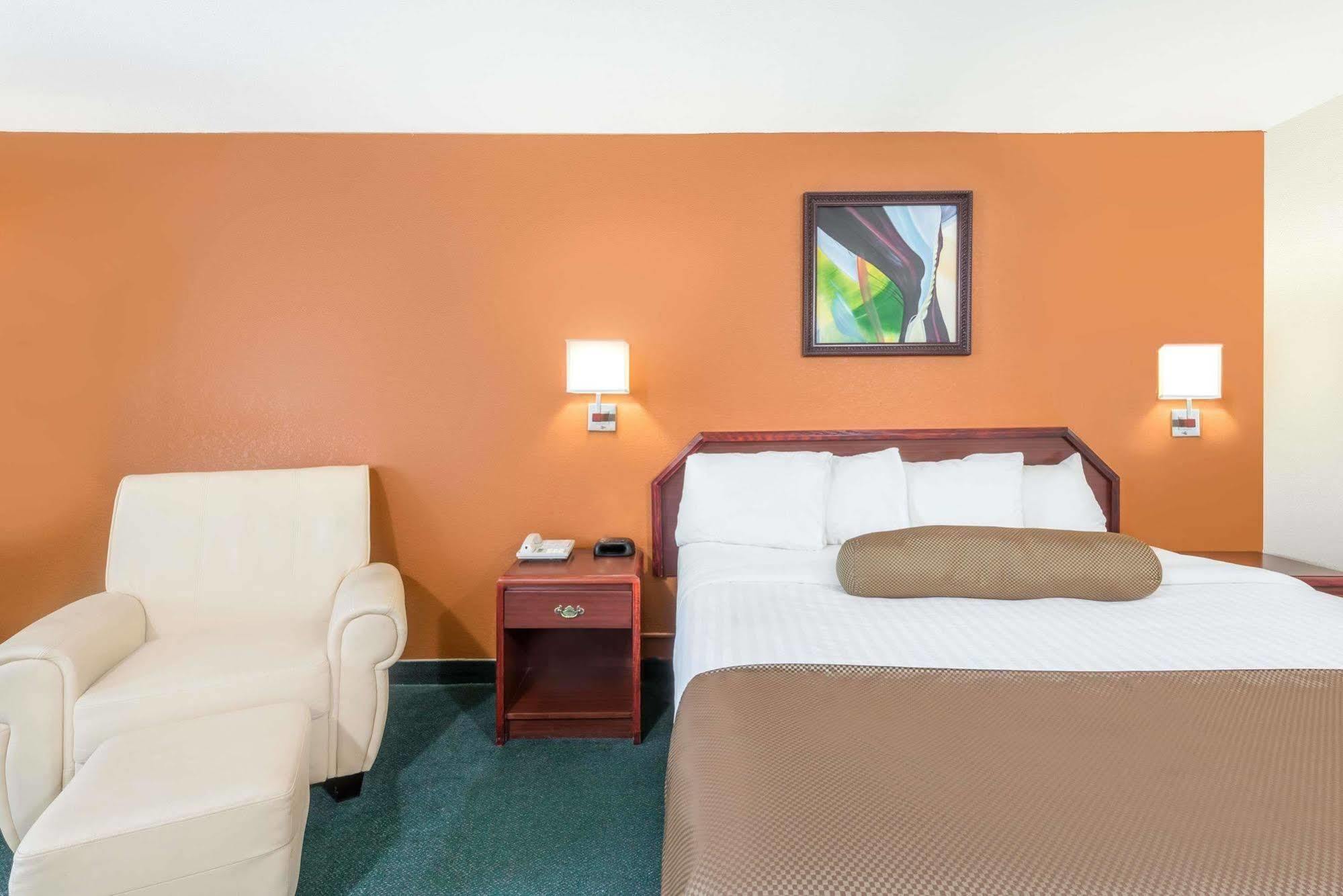Super 8 By Wyndham Somerset Buitenkant foto